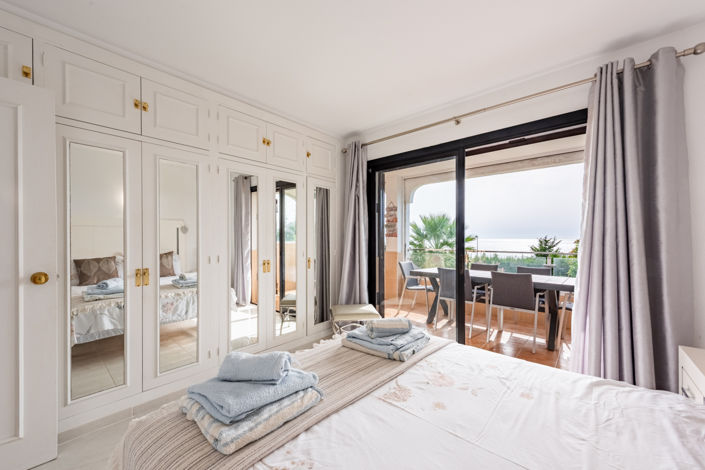 Image No.11-2 Bed Property for sale