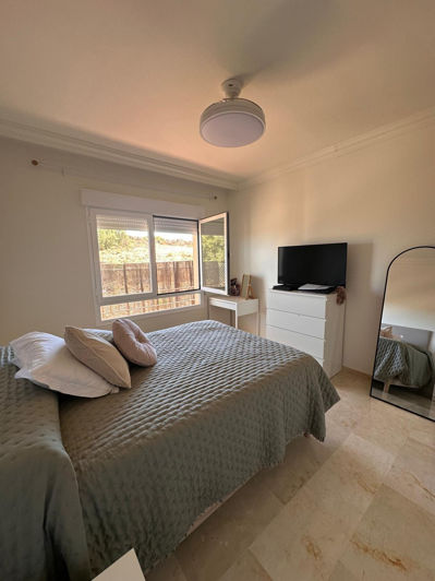 Image No.9-2 Bed Property for sale