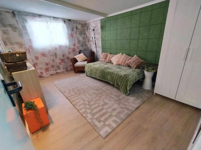 Image No.24-4 Bed Townhouse for sale