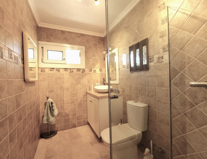 Image No.18-5 Bed Villa for sale