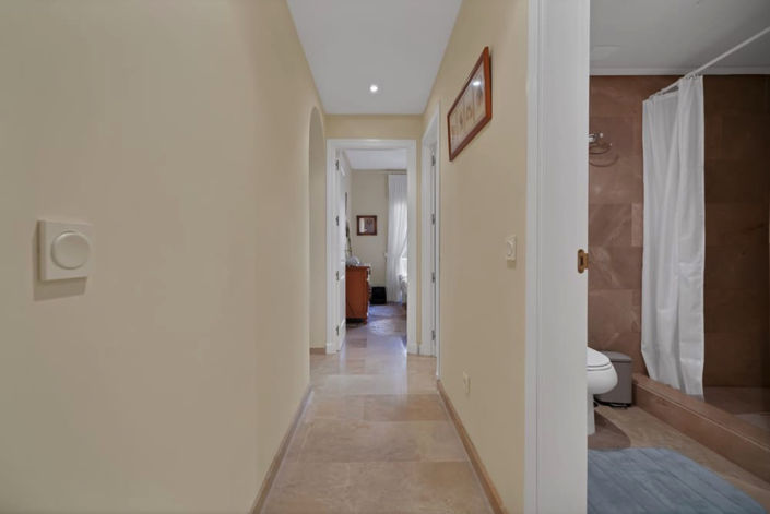 Image No.8-3 Bed Property for sale