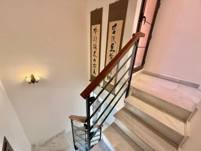 Image No.11-5 Bed Property for sale