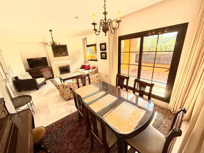 Image No.12-5 Bed Property for sale