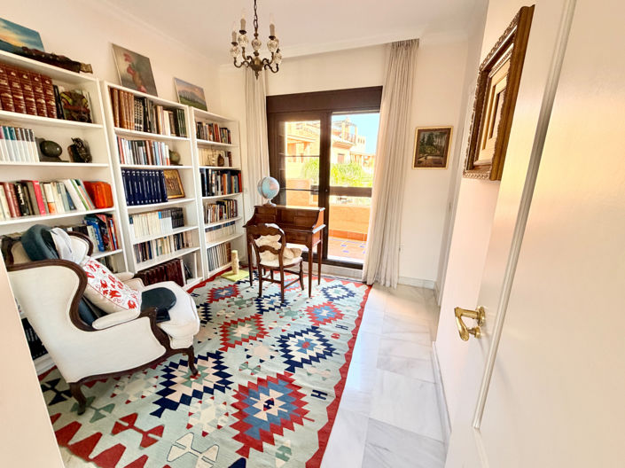 Image No.13-4 Bed Property for sale