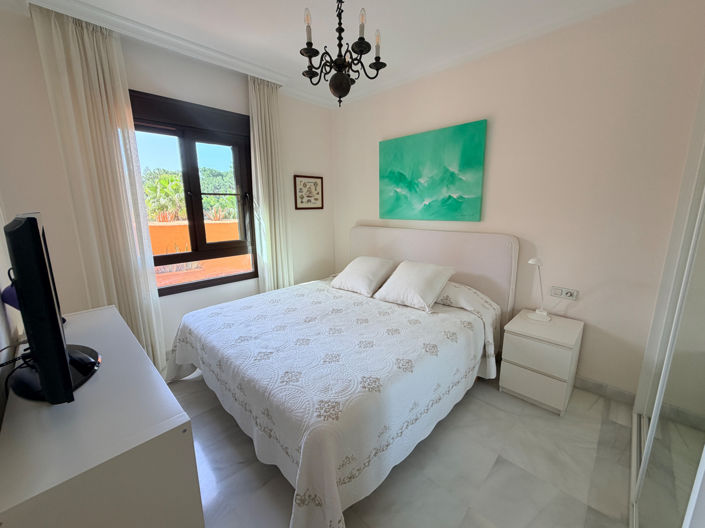 Image No.15-4 Bed Property for sale