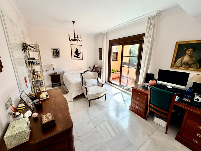 Image No.17-4 Bed Property for sale