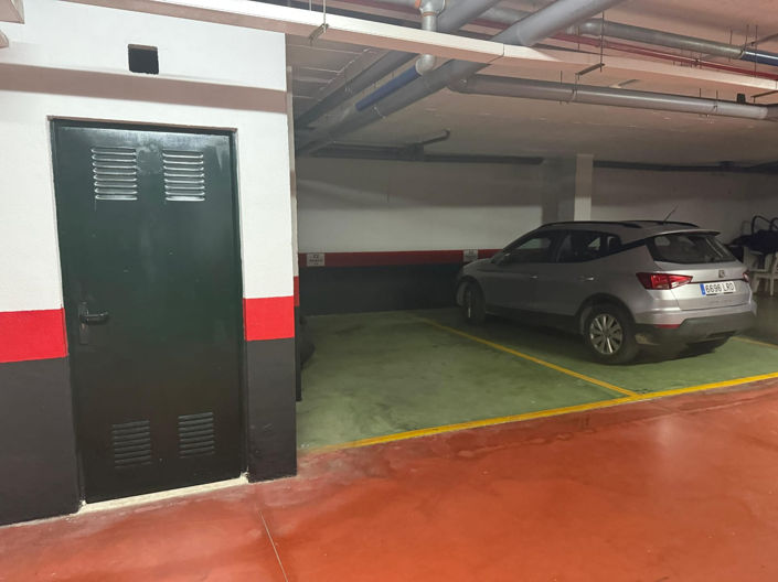 Image No.35-5 Bed Property for sale