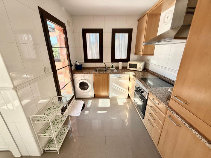 Image No.6-5 Bed Property for sale