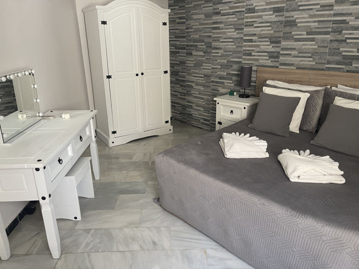 Image No.28-6 Bed Villa for sale