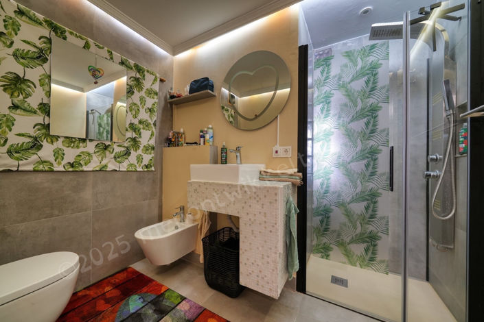 Image No.17-2 Bed Property for sale