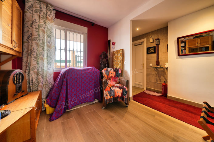 Image No.25-2 Bed Property for sale