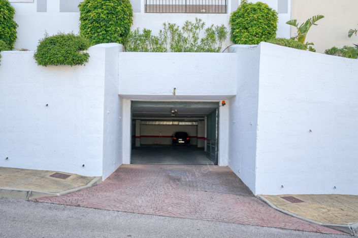 Image No.31-2 Bed Property for sale