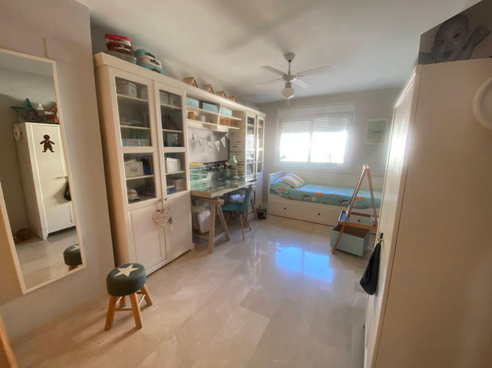 Image No.2-5 Bed Property for sale