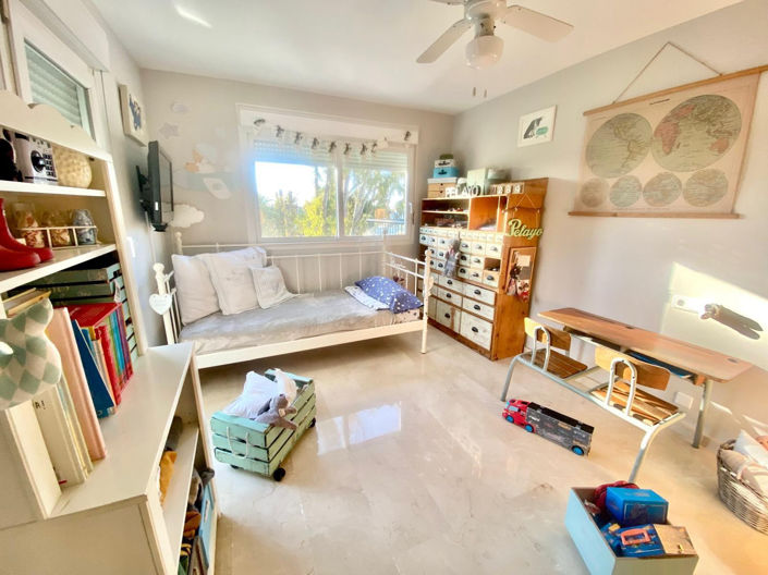 Image No.9-5 Bed Property for sale