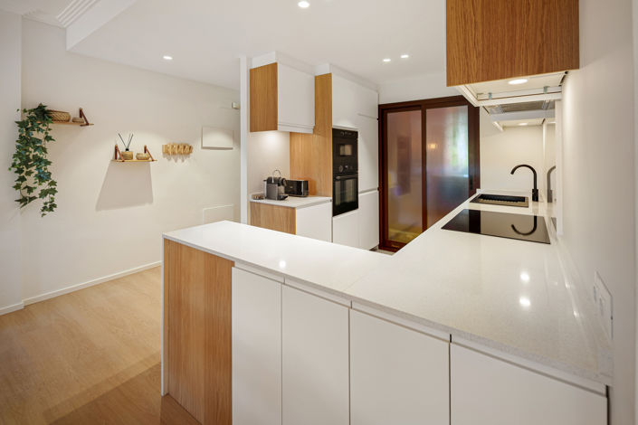 Image No.17-2 Bed Property for sale