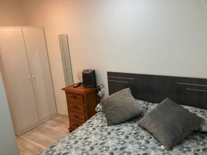 Image No.17-3 Bed Property for sale