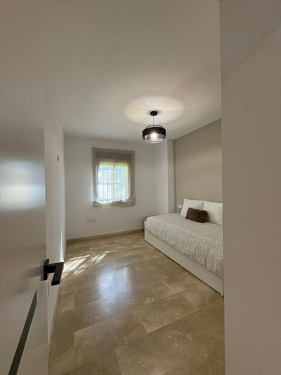 Image No.37-2 Bed Property for sale