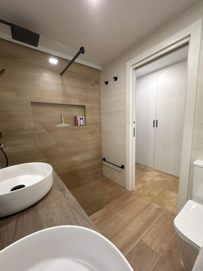 Image No.43-2 Bed Property for sale