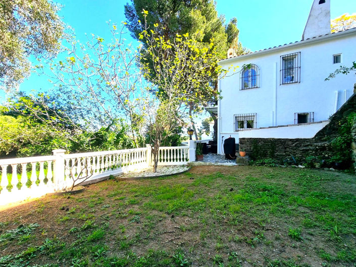 Image No.13-2 Bed House for sale