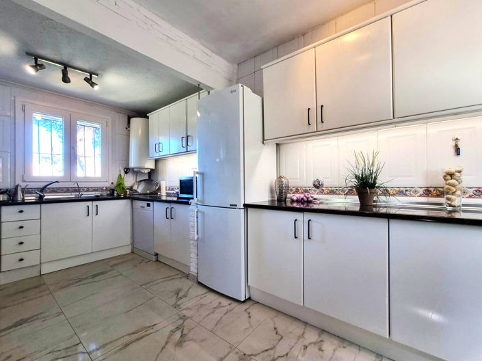 Image No.15-2 Bed House for sale