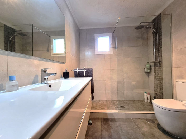 Image No.23-2 Bed House for sale