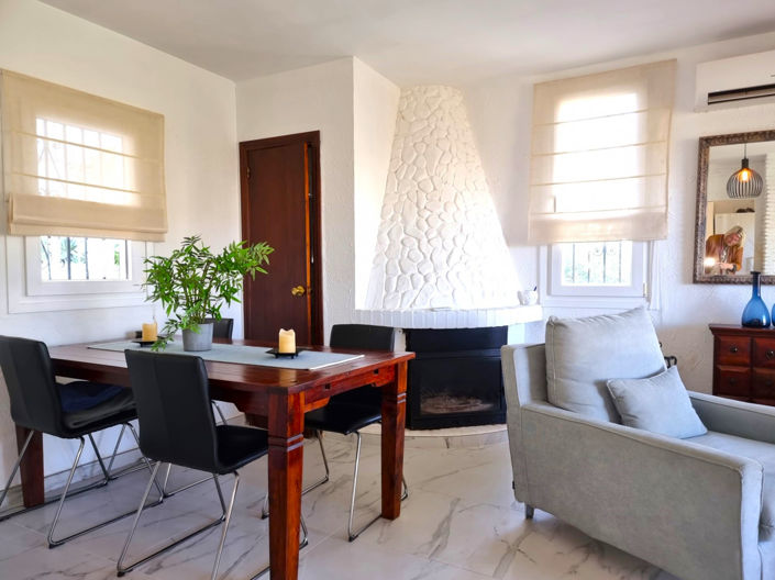 Image No.4-2 Bed House for sale