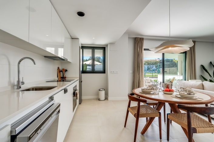 Image No.14-2 Bed Property for sale