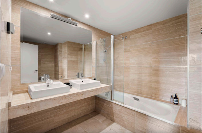 Image No.10-2 Bed Property for sale