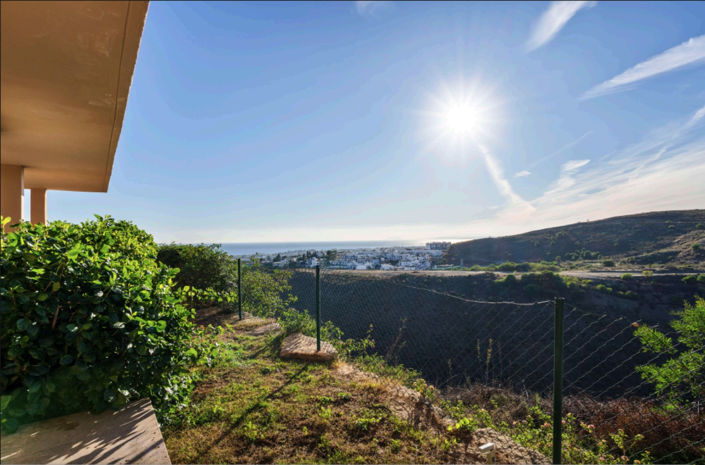 Image No.8-2 Bed Property for sale