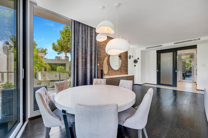 Image No.12-2 Bed Townhouse for sale