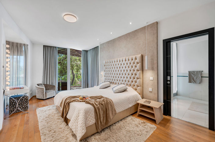 Image No.17-2 Bed Townhouse for sale