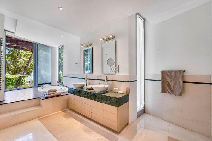 Image No.8-2 Bed Townhouse for sale