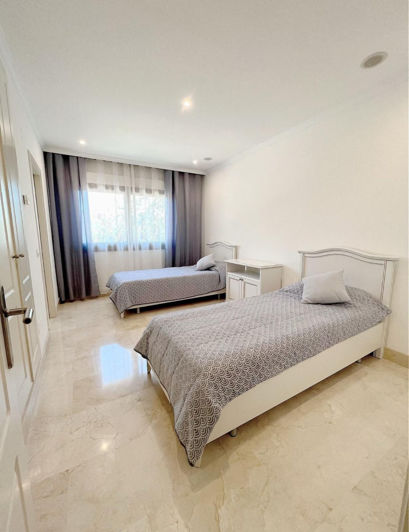 Image No.20-3 Bed Apartment for sale