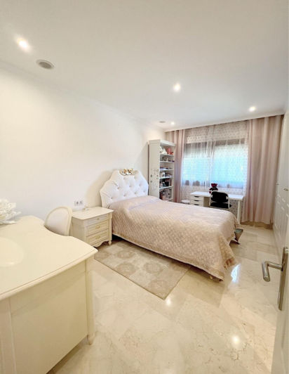 Image No.28-3 Bed Apartment for sale