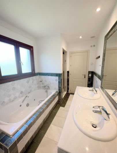 Image No.32-3 Bed Apartment for sale