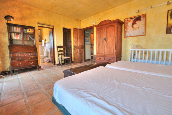 Image No.20-4 Bed Finca for sale