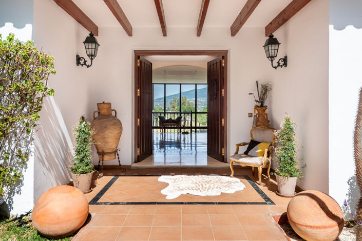 Image No.2-4 Bed Villa for sale