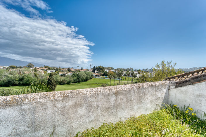 Image No.12-5 Bed Property for sale