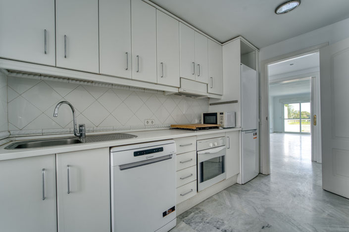 Image No.23-5 Bed Property for sale