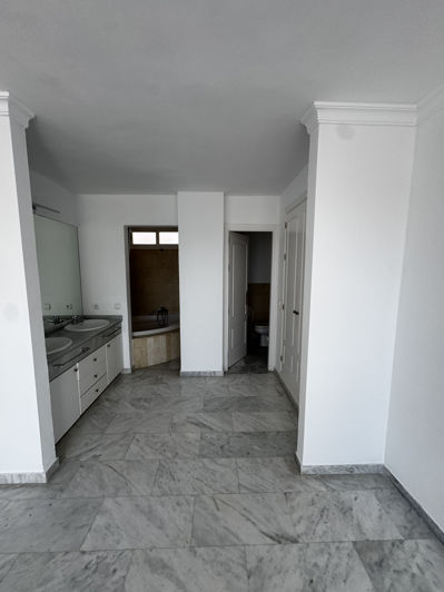 Image No.4-Propriété de 5 chambres à vendre à San Pedro de Alcantara