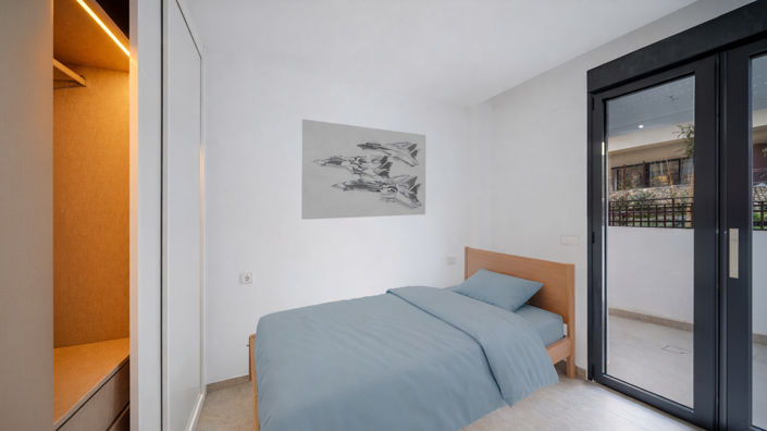 Image No.18-3 Bed Property for sale