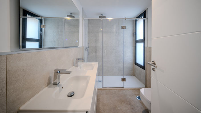 Image No.25-3 Bed Property for sale