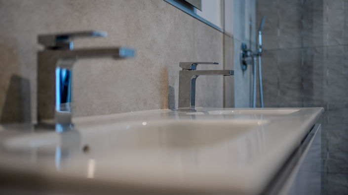 Image No.27-3 Bed Property for sale