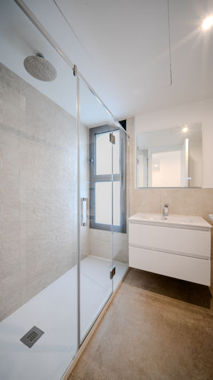 Image No.28-3 Bed Property for sale