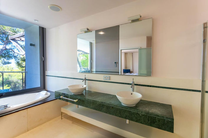 Image No.32-4 Bed Villa for sale