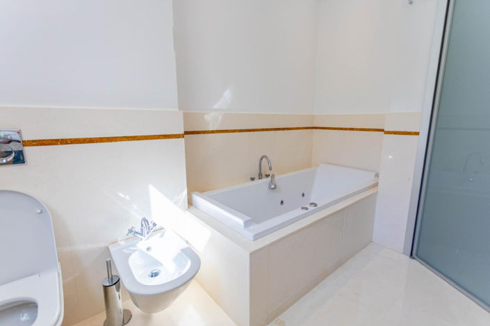 Image No.35-4 Bed Villa for sale