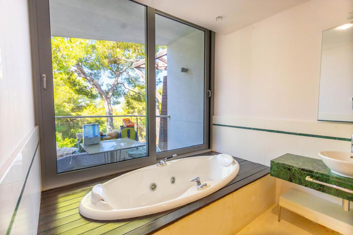 Image No.48-4 Bed Villa for sale