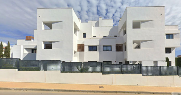 Image No.2-2 Bed Property for sale