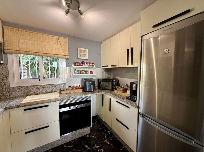 Image No.16-2 Bed Townhouse for sale