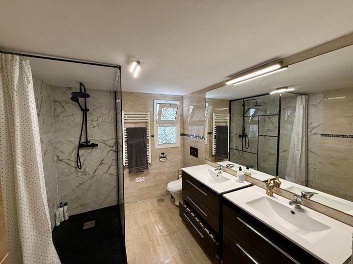 Image No.25-2 Bed Townhouse for sale